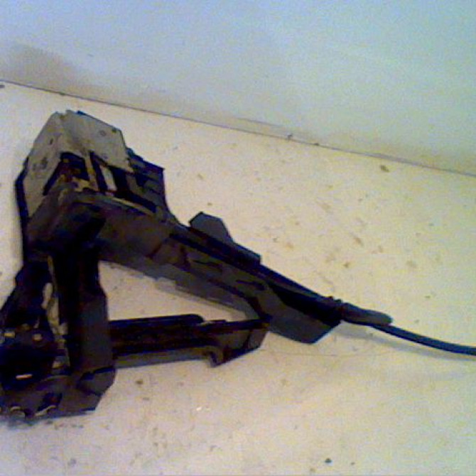 Serrure porte avd occasion FORD FIESTA V Phase 1 09-2002->10-2005 1372465 1