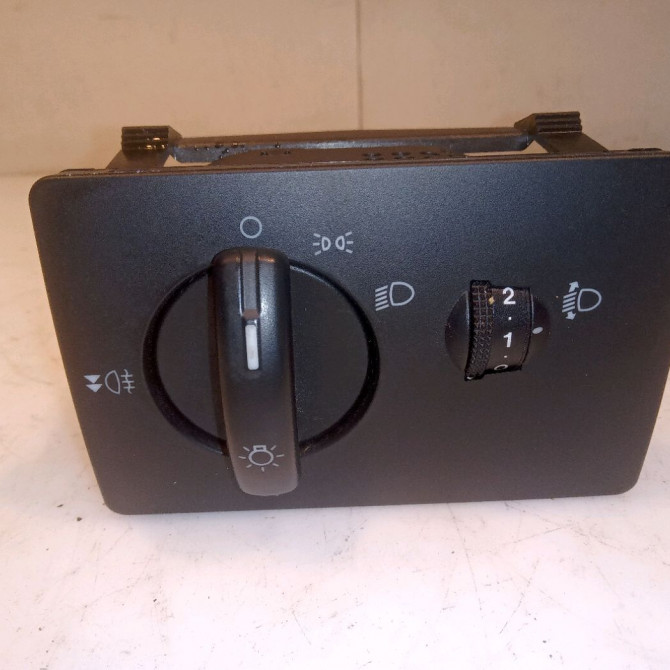 Interrupteur commande de phares occasion FORD FUSION Phase 2 10-2005->09-2011 1.6 TDCI 90ch 1356218 1