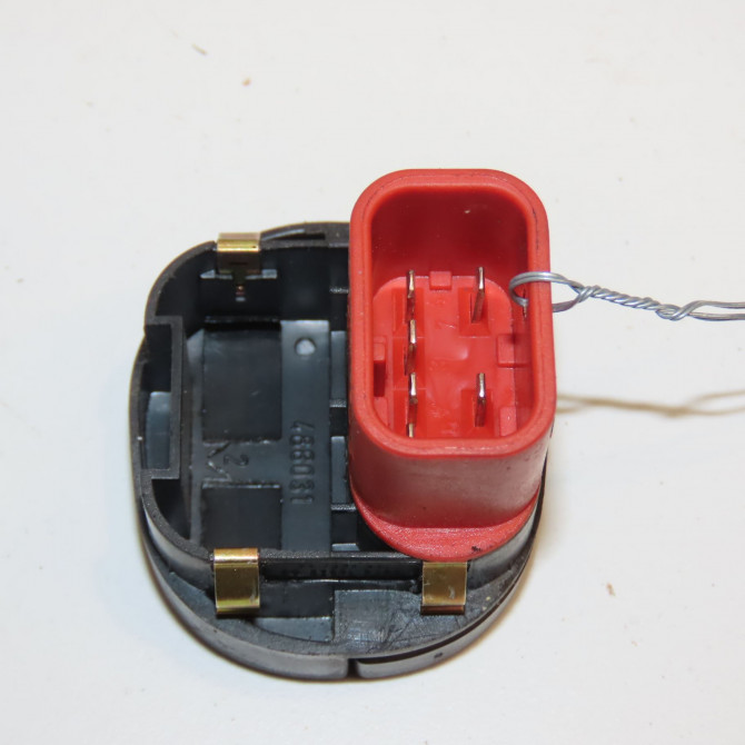 Commande lève-glace porte avant droite occasion FORD FIESTA V Phase 1 09-2002->10-2005 1.4 TDCI 1107243 2