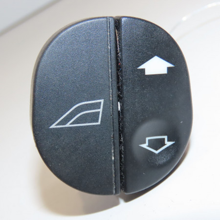 Commande lève-glace porte avant droite occasion FORD FIESTA V Phase 1 09-2002->10-2005 1.4i 1107243