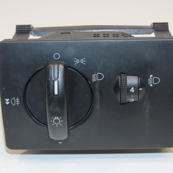 Interrupteur commande de phares occasion FORD FIESTA V Phase 2 10-2005->10-2008 1.6 TDCI 1356218 1