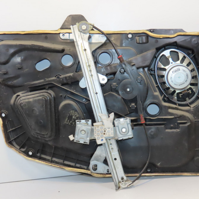 Mecanisme + moteur lève-glace avant droit occasion FORD FIESTA V Phase 2 10-2005->10-2008 1.6 TDCI 1567722 2