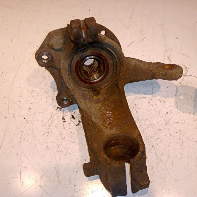 Moyeu avg occasion PEUGEOT 207 Phase 1 04-2006->06-2013 1.4 HDI 70ch 330785 2