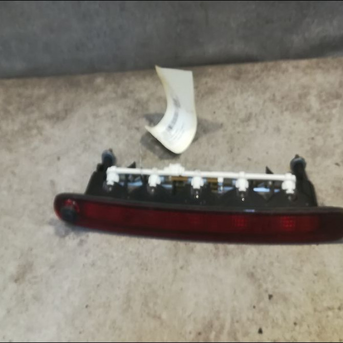 Feux stop supplementaire occasion SUZUKI SWIFT III Phase 1 03-2005->09-2011 1.3i 90ch 1