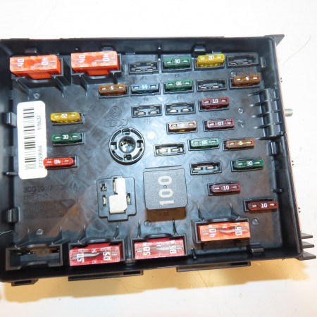 Platine fusible av occasion VOLKSWAGEN PASSAT VI Phase 1 CC 11-2011->12-2017 3C1941823