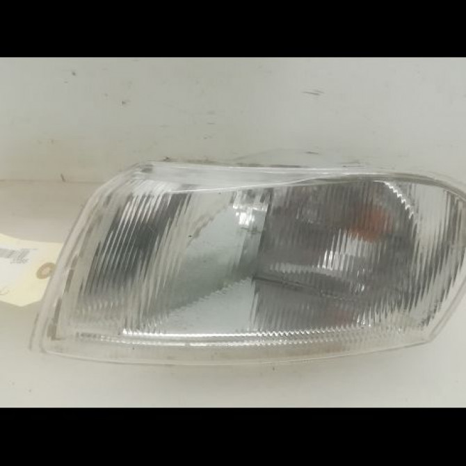Clignotant gauche occasion OPEL VECTRA II Phase 1 11-1995->02-1999 1.6i 16v 90543320 1