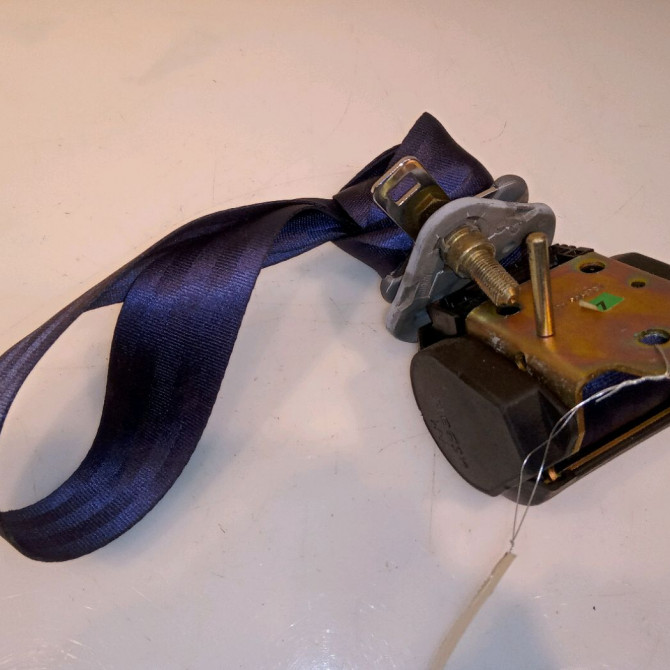 Ceinture arrière gauche occasion RENAULT TWINGO I Phase 3 08-2000->06-2007 1.2i 16v 8200390386 2