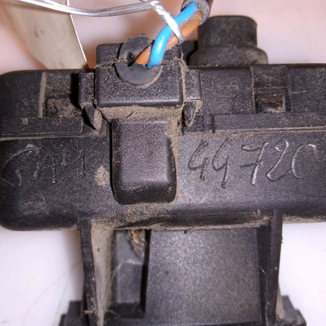 Actionneur portillon aile ard occasion VOLKSWAGEN TIGUAN I TIGUAN I Phase 2 2011-04-01->2016-12-31 2.0 TDI 140ch 3