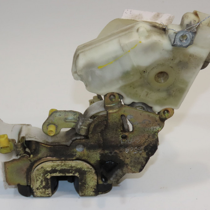 Serrure porte arg occasion NISSAN TERRANO II Phase 1 04-1995->04-1999 2.7 TDI 125ch 825037F600 2