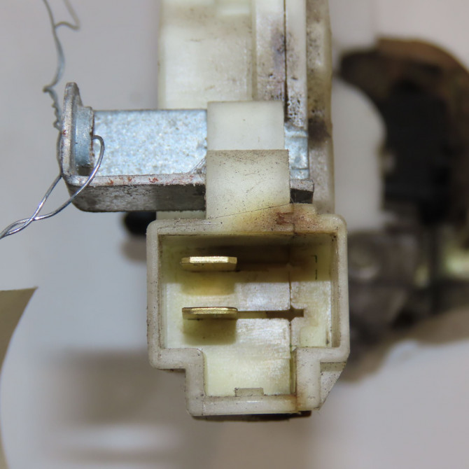 Serrure porte arg occasion NISSAN TERRANO II Phase 1 04-1995->04-1999 2.7 TDI 125ch 825037F600 5