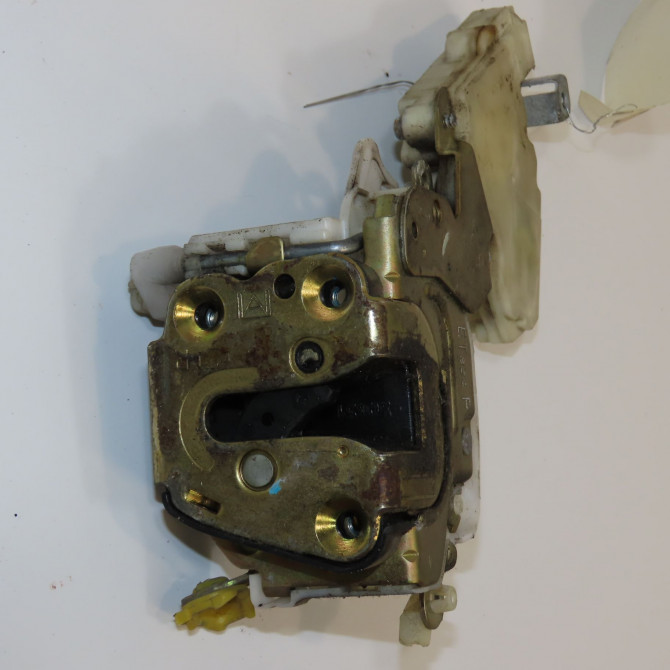 Serrure porte avd occasion NISSAN TERRANO II Phase 1 04-1995->04-1999 2.7 TDI 125ch 805020F075 1