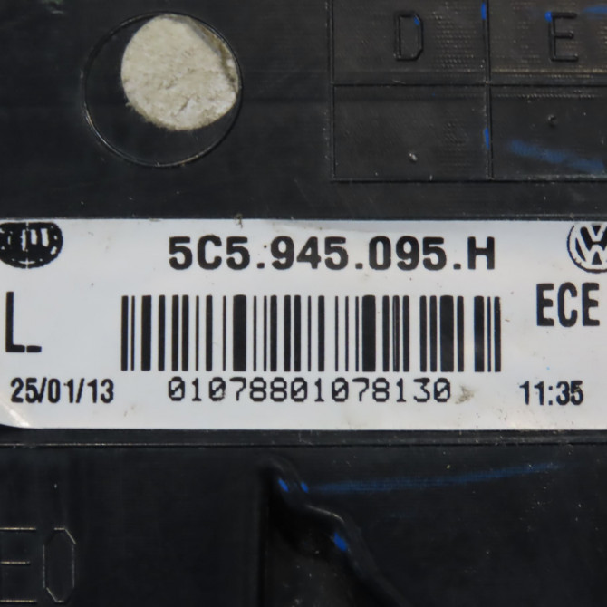 Feu arrière gauche occasion VOLKSWAGEN NEW BEETLE II phase 1 09-2011->... 1.6 TDI 105ch 5C5945095H 4