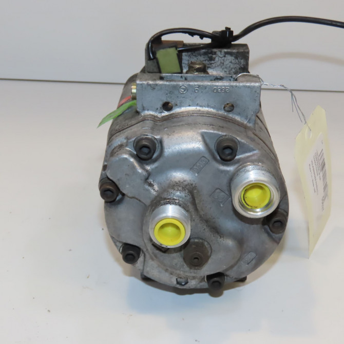 Compresseur air conditionne occasion VOLKSWAGEN PASSAT IV Phase 1 10-1996->10-2000 1.9 TDI 110ch 8D0260805MX 4