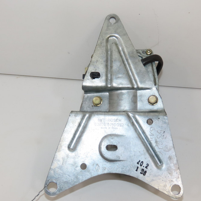 Moteur essuie-glace arrière occasion RENAULT TWINGO I Phase 1 04-1993->08-1998 1.2i 60ch 7700832590 2