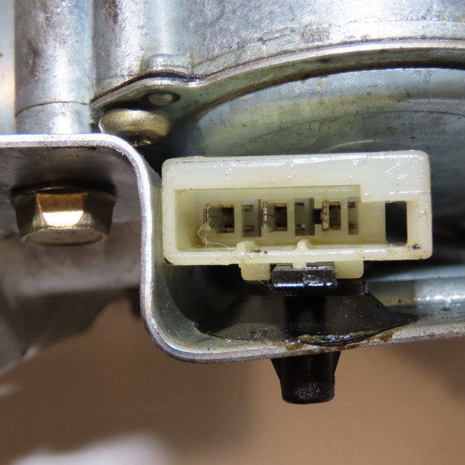 Moteur essuie-glace arrière occasion RENAULT TWINGO I Phase 1 04-1993->08-1998 1.2i 60ch 7700832590 3