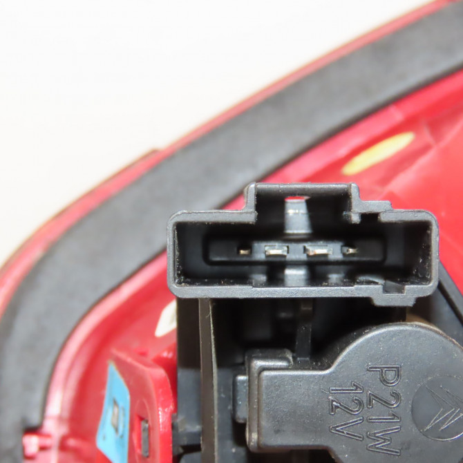 Feu arrière interieur gauche occasion CITROEN C5 II Phase 1 04-1995->04-1999 2.0 HDI 140ch 6350JX 3