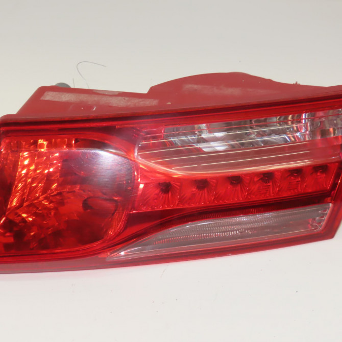 Feu arrière intérieur droit occasion RENAULT LAGUNA III Phase 1 COUPE 08-2008->03-2013 265500006R 1