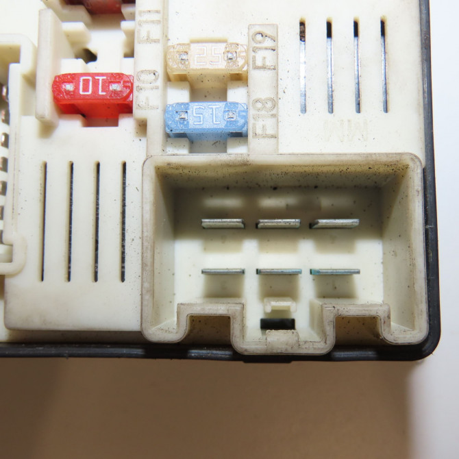 occasion RENAULT LAGUNA III Phase 1 COUPE 08-2008->03-2013 6