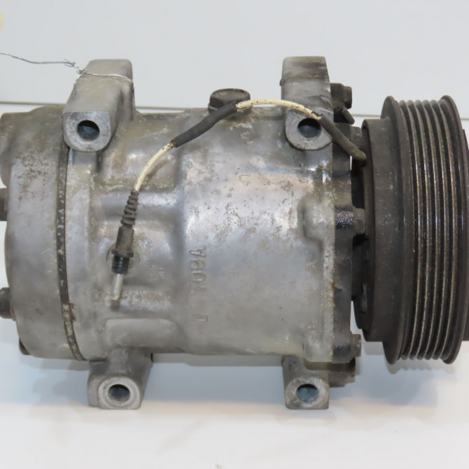Compresseur air conditionne occasion RENAULT ESPACE III Phase 1 12-1996->09-2002 2.2 DCI 115ch 7701499839 3