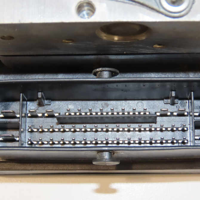 Unité hydraulique ABS occasion CITROEN C4 GRAND PICASSO II Phase 1 04-2013->... 2.0 BlueHDI 150ch 1614658180 5