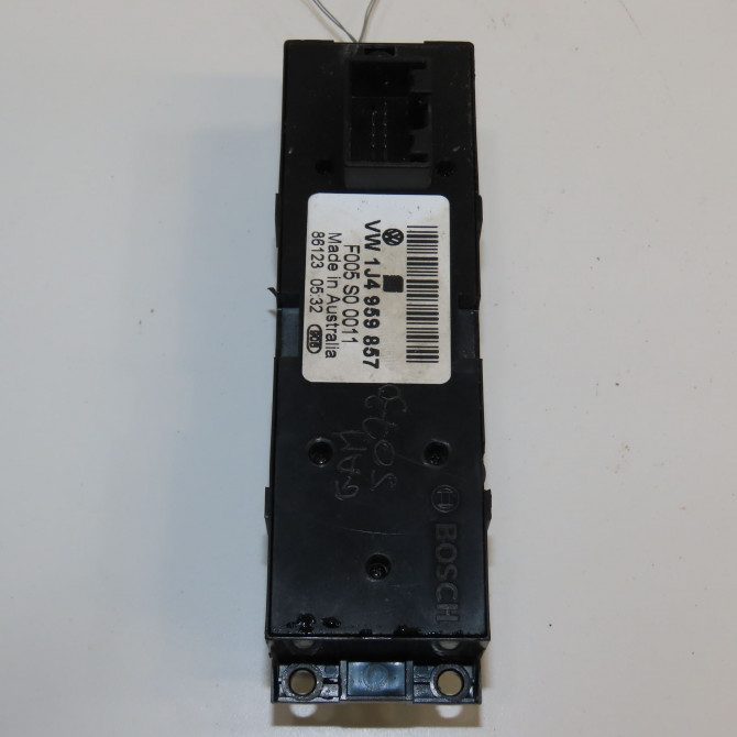 Commande lève-glace porte avant gauche occasion VOLKSWAGEN GOLF IV GOLF IV Phase 1 1998-01-01->2005-06-30 1.9 TDI 90ch 1J4959857D 2