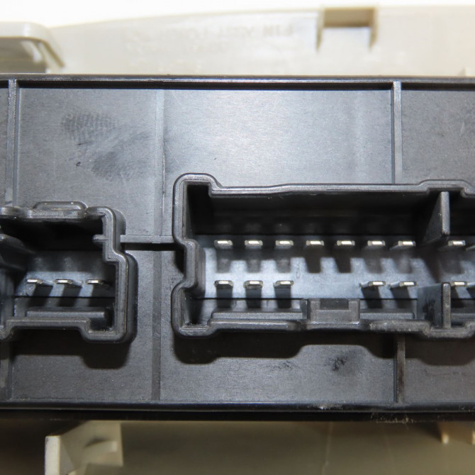 Commande lève-glace porte avant gauche occasion NISSAN JUKE Phase 1 09-2010->... 1.6i 117ch 254011KA0D 3