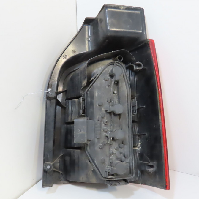 Feu arrière gauche occasion  7H0945095J 2