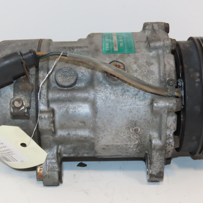 Compresseur air conditionne occasion  7H0820803F 2