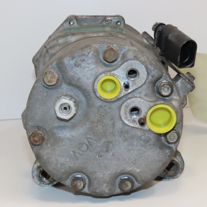 Compresseur air conditionne occasion  7H0820803F 4