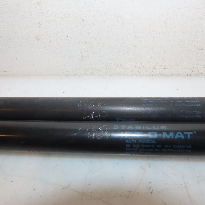 Verin droit hayon occasion RENAULT MEGANE III Phase 1 11-2008->01-2012 1.5 DCI 110ch 904510002R 2