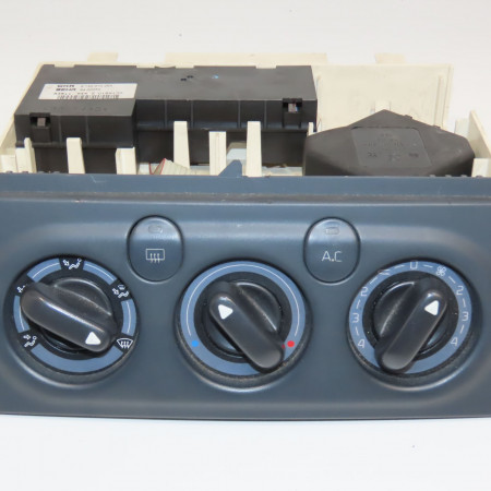 Commande de chauffage occasion RENAULT LAGUNA I Phase 2 04-1998->11-2000 1.6 16v 7701050718