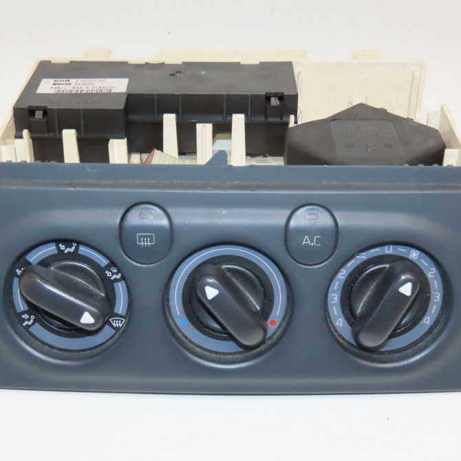 Commande de chauffage occasion RENAULT LAGUNA I Phase 2 04-1998->11-2000 1.6 16v 7701050718 1