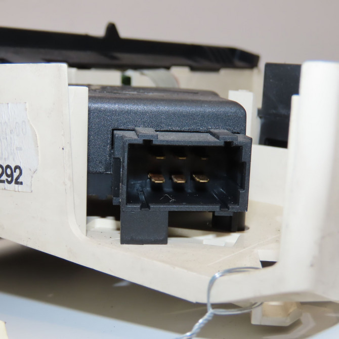 Commande de chauffage occasion RENAULT LAGUNA I Phase 2 04-1998->11-2000 1.6 16v 7701050718 4