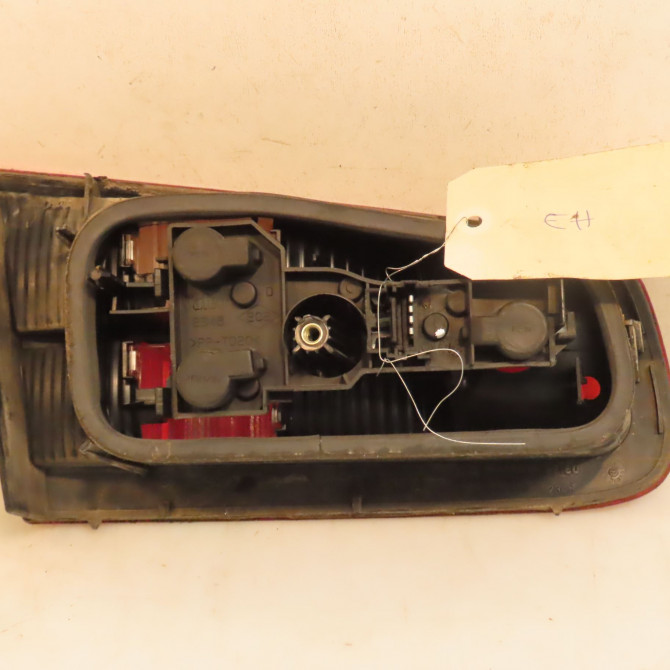 Feu arrière intérieur droit occasion RENAULT LAGUNA II Phase 1 11-2000->03-2005 1.8i 117ch 8200002476 2