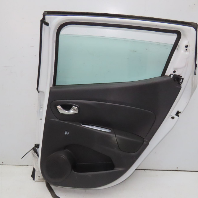 Porte arrière droite occasion RENAULT CLIO IV Phase 2 08-2016->... 1.5 DCI 90ch 821008626R 2