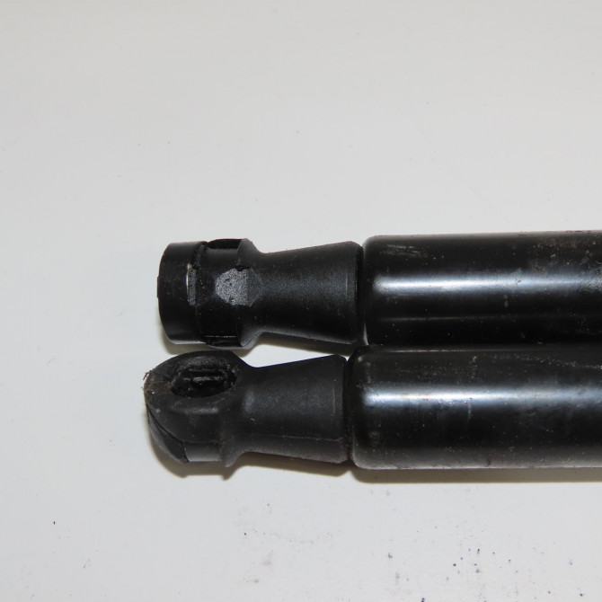 Verin droit hayon occasion NISSAN JUKE Phase 1 09-2010->... 1.6i 117ch 904501KA2C 3