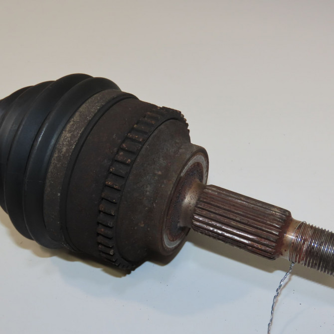 Transmission avant droite occasion RENAULT CLIO II Phase 2 06-2001->07-2006 1.5 DCI 80ch 8200613820 2