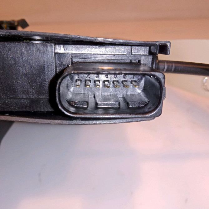 Serrure porte avg occasion CITROEN C4 GRAND PICASSO II Phase 1 04-2013->... 1.6 e-HDi 115ch 9810310380 3