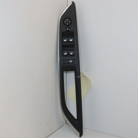 Commande lève-glace porte avant gauche occasion PEUGEOT 3008 II Phase 1 04-1995->04-1999 1.2i 130ch 96788273ZD