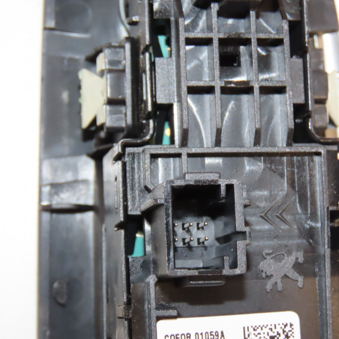 Commande lève-glace porte avant gauche occasion PEUGEOT 3008 II Phase 1 04-1995->04-1999 1.2i 130ch 96788273ZD 5