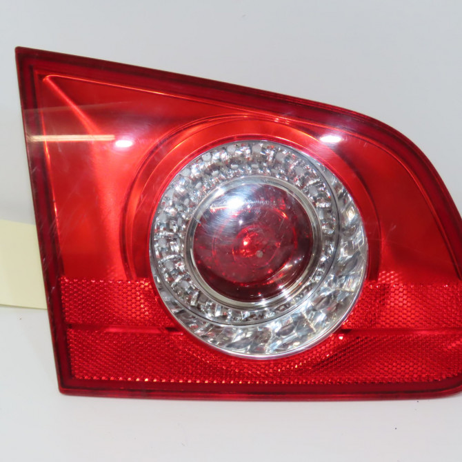 Feu arrière interieur gauche occasion VOLKSWAGEN PASSAT VI Phase 1 10-2010->... 2.0 TDI 140ch 3C9945093 1