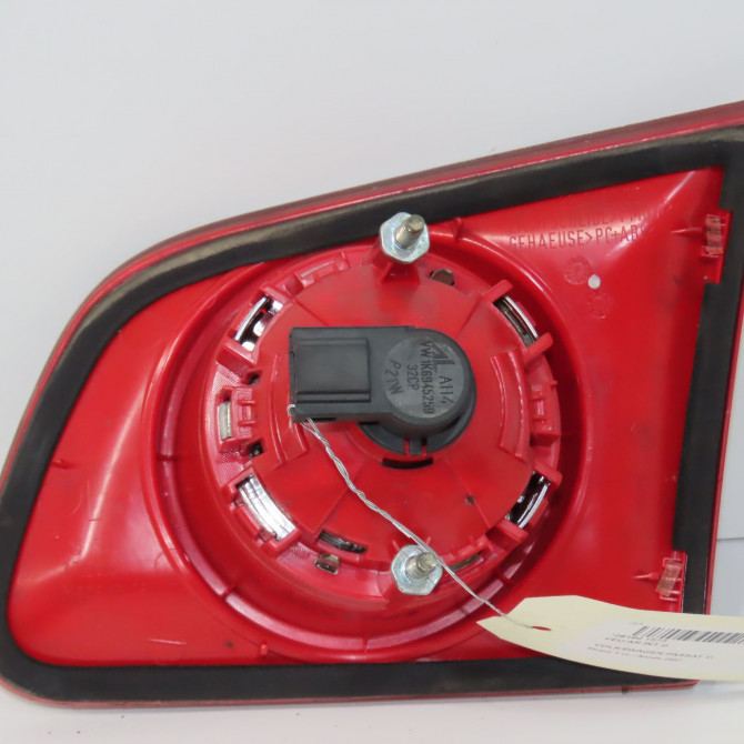 Feu arrière interieur gauche occasion VOLKSWAGEN PASSAT VI Phase 1 10-2010->... 2.0 TDI 140ch 3C9945093 2