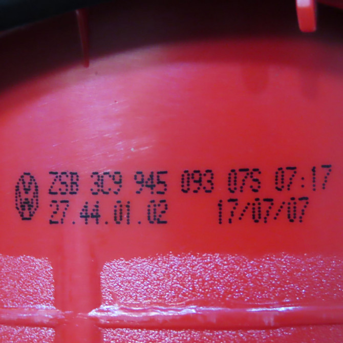 Feu arrière interieur gauche occasion VOLKSWAGEN PASSAT VI Phase 1 10-2010->... 2.0 TDI 140ch 3C9945093 4