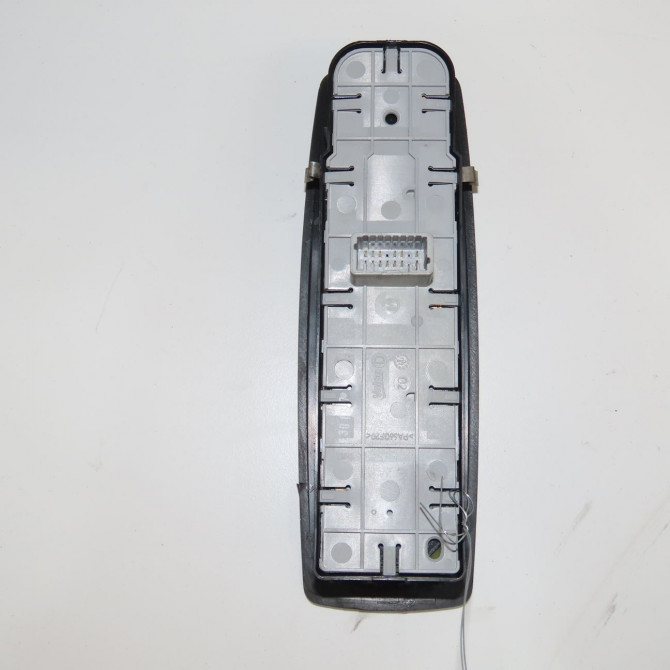 Commande lève-glace porte avant gauche occasion RENAULT LAGUNA III Phase 1 10-2007->10-2010 2.0 DCI 150ch 809610006R 2