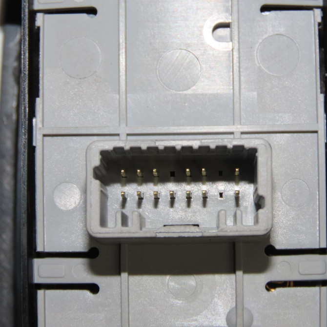 Commande lève-glace porte avant gauche occasion RENAULT LAGUNA III Phase 1 10-2007->10-2010 2.0 DCI 150ch 809610006R 3