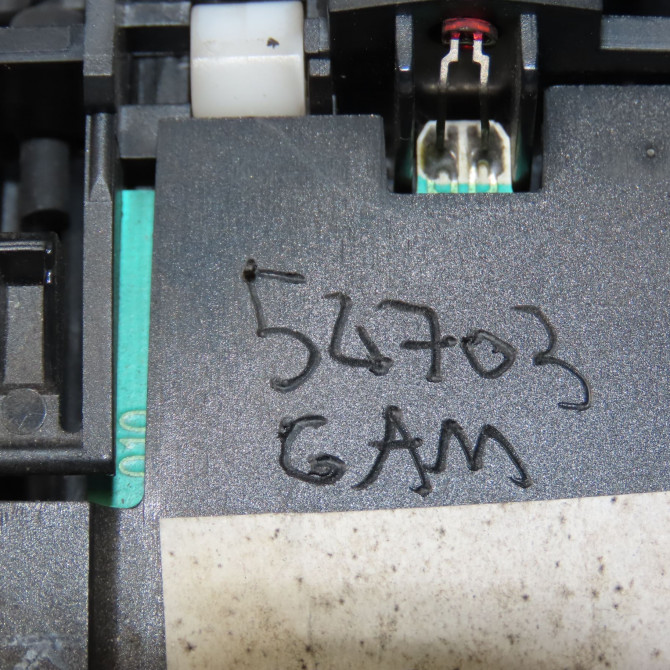 Interrupteur commande de frein a main occasion RENAULT ESPACE IV Phase 1 09-2002->03-2006 3.0 DCI 8200550545 4