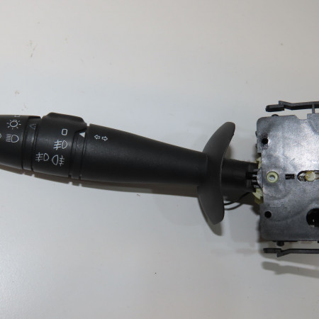 Commande clignotant occasion RENAULT ESPACE IV Phase 1 09-2002->03-2006 3.0 DCI 8200110132