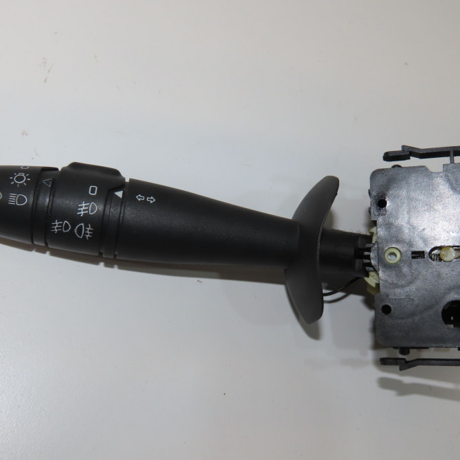 Commande clignotant occasion RENAULT ESPACE IV Phase 1 09-2002->03-2006 3.0 DCI 8200110132 1