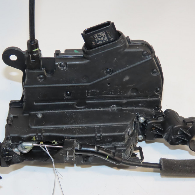 Serrure porte avg occasion RENAULT CAPTUR Phase 1 02-2013->... 1.2i 118 16V 805031332R 5