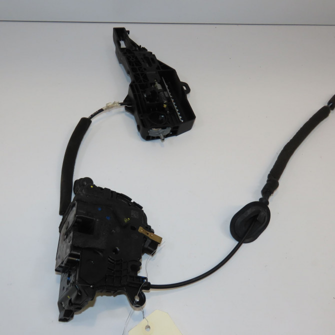 Serrure porte avg occasion RENAULT CAPTUR Phase 1 04-1995->04-1999 0.9i TCE 90ch 805031332R 1